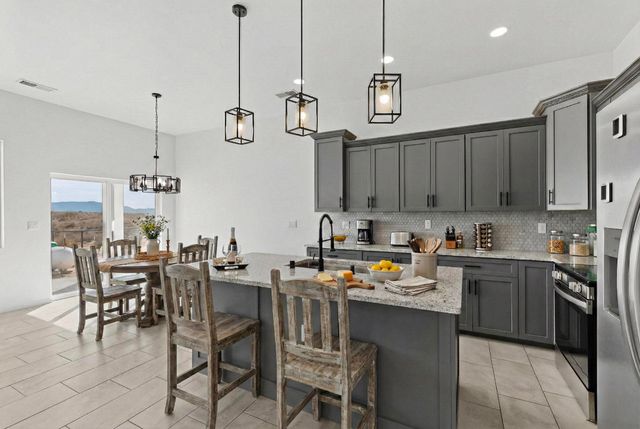 890 Idalia Road SW, Rio Rancho, NM 87124