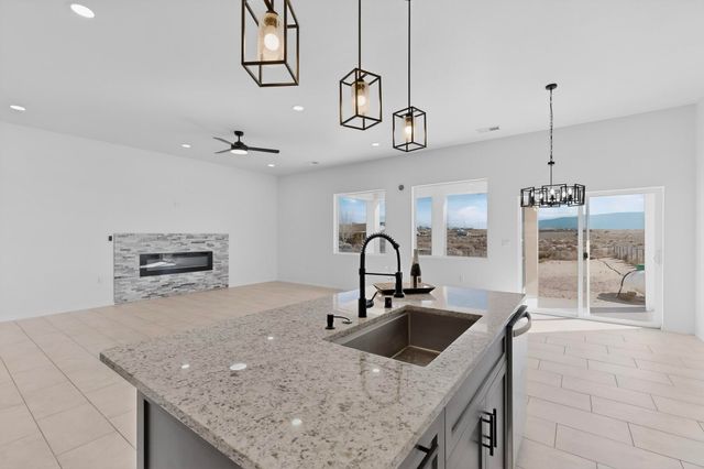 890 Idalia Road SW, Rio Rancho, NM 87124