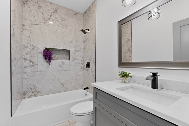 890 Idalia Road SW, Rio Rancho, NM 87124