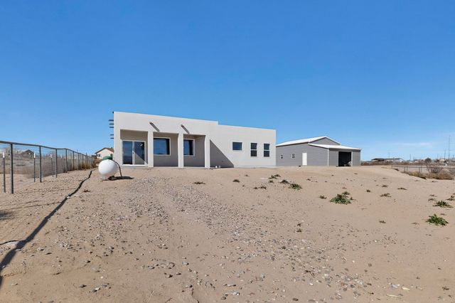 890 Idalia Road SW, Rio Rancho, NM 87124