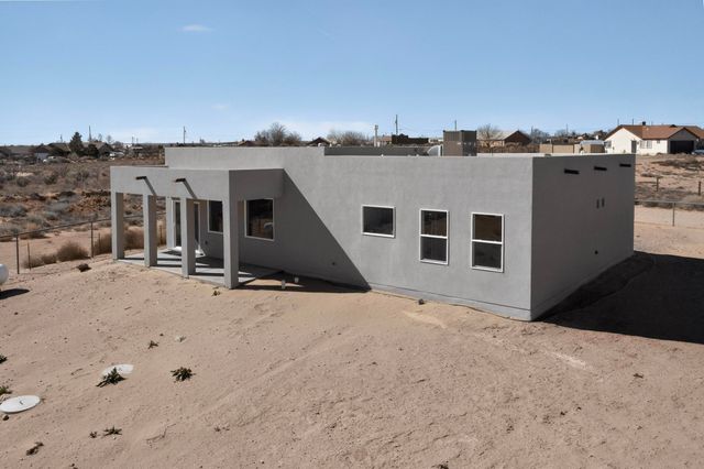 890 Idalia Road SW, Rio Rancho, NM 87124