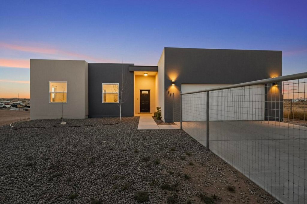 890 Idalia Road SW, Rio Rancho, NM 87124