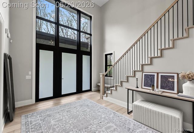 5200 Windingwood Drive, Bloomfield Hills, MI 48302