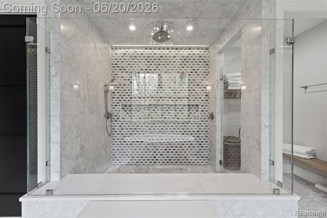 5200 Windingwood Drive, Bloomfield Hills, MI 48302