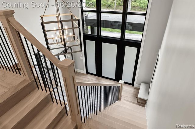 5200 Windingwood Drive, Bloomfield Hills, MI 48302