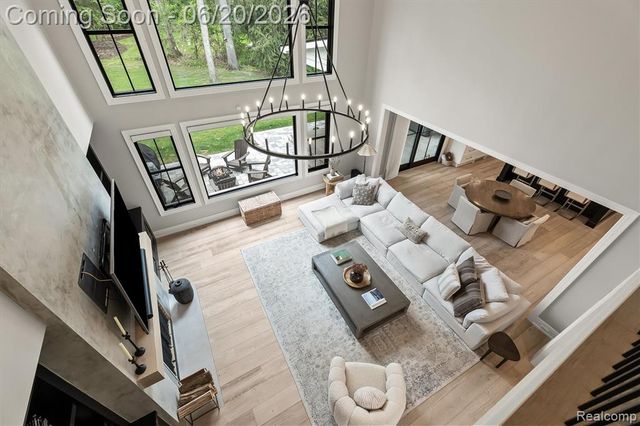5200 Windingwood Drive, Bloomfield Hills, MI 48302