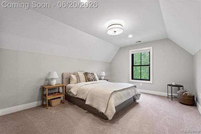5200 Windingwood Drive, Bloomfield Hills, MI 48302