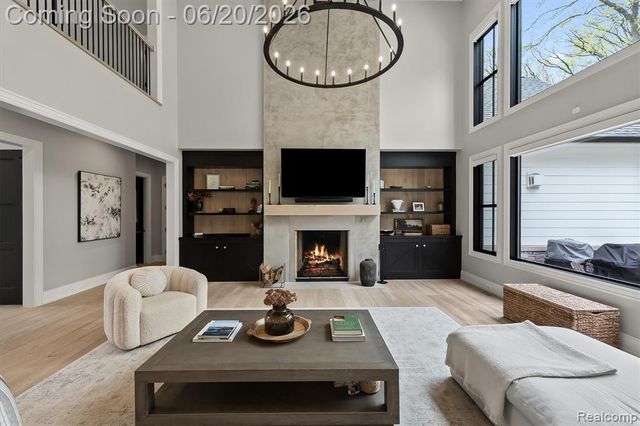 5200 Windingwood Drive, Bloomfield Hills, MI 48302