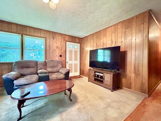 269 Strawberry Road, Monticello, KY 42633