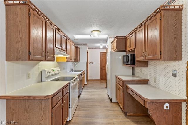 1529 Rhine River Road NW, Uniontown, OH 44685