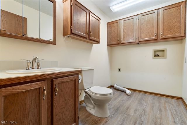 1529 Rhine River Road NW, Uniontown, OH 44685