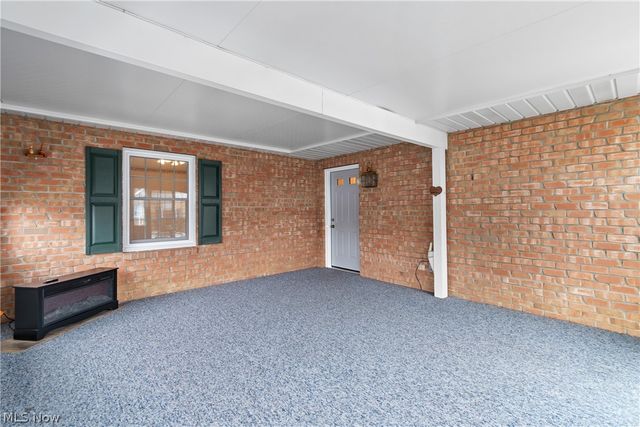 1529 Rhine River Road NW, Uniontown, OH 44685