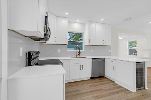3440 17TH STREET N, St Petersburg, FL 33713