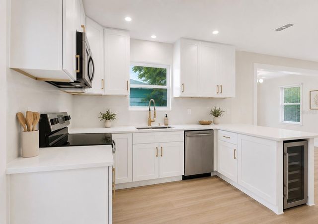 3440 17TH STREET N, St Petersburg, FL 33713