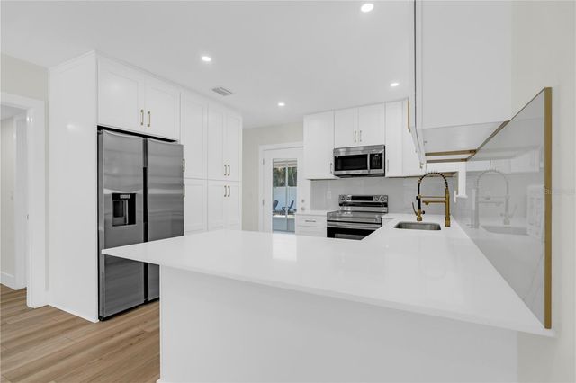 3440 17TH STREET N, St Petersburg, FL 33713