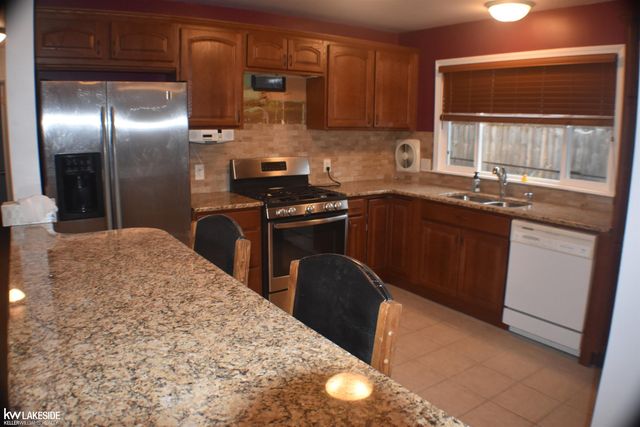 21360 Remick Street, Clinton Twp, MI 48036