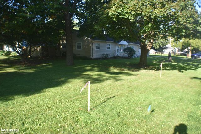 21360 Remick Street, Clinton Twp, MI 48036