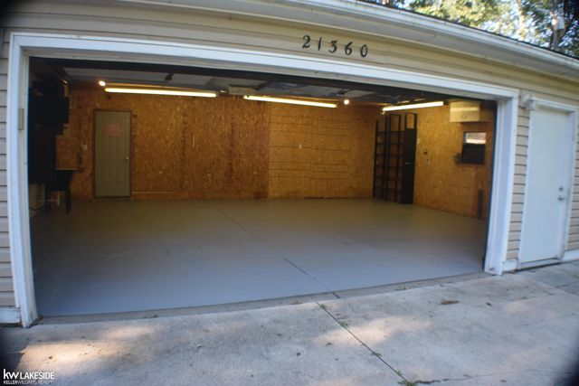 21360 Remick Street, Clinton Twp, MI 48036