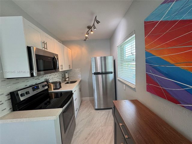 508 Hendricks Isle 10, Fort Lauderdale, FL 33301