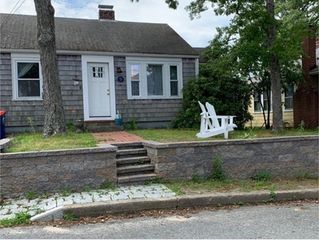 9 Blueberry Rd, Wareham, MA 02558