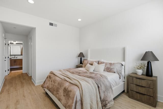 1107 Catania Court 203, Encinitas, CA 92024