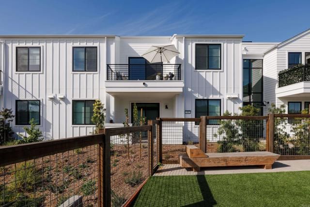 1107 Catania Court 203, Encinitas, CA 92024