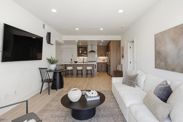 1107 Catania Court 203, Encinitas, CA 92024