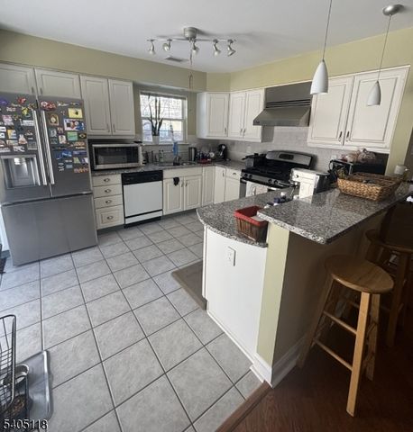 2002 S Branch Dr 2002, Readington Twp., NJ 08889