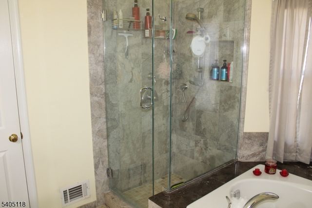 2002 S Branch Dr 2002, Readington Twp., NJ 08889