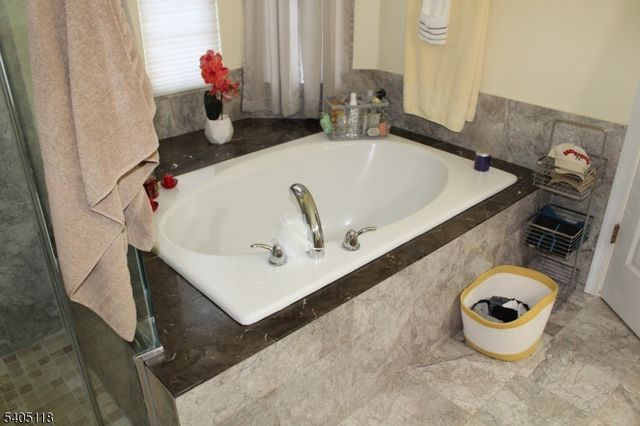 2002 S Branch Dr 2002, Readington Twp., NJ 08889