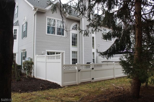 2002 S Branch Dr 2002, Readington Twp., NJ 08889