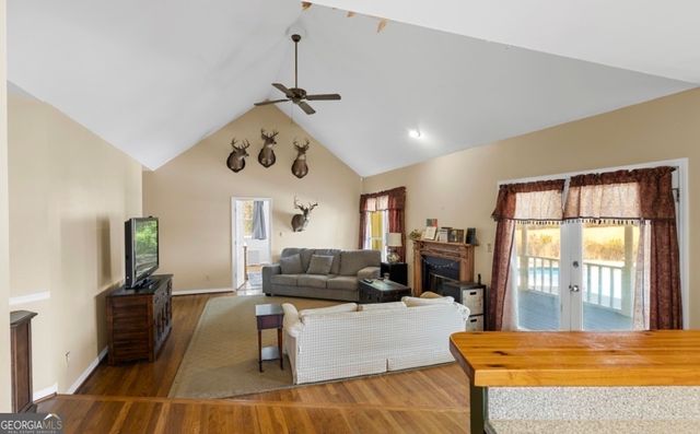 1776 Wax Road SE, Silver Creek, GA 30173