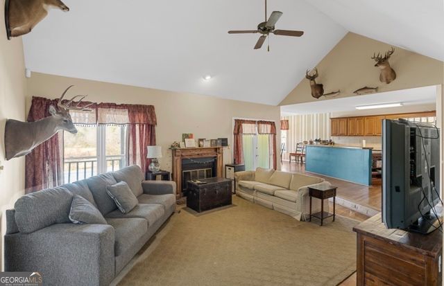 1776 Wax Road SE, Silver Creek, GA 30173