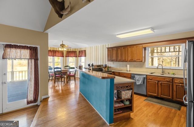 1776 Wax Road SE, Silver Creek, GA 30173