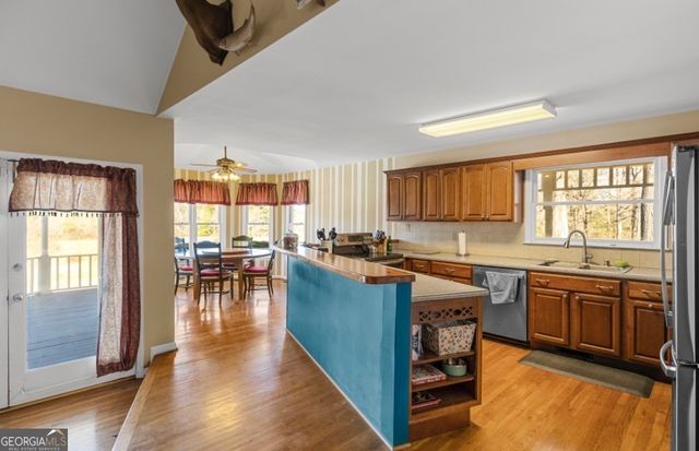 1776 Wax Road SE, Silver Creek, GA 30173