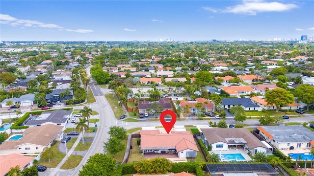 2010 NE 208th St, Miami, FL 33179