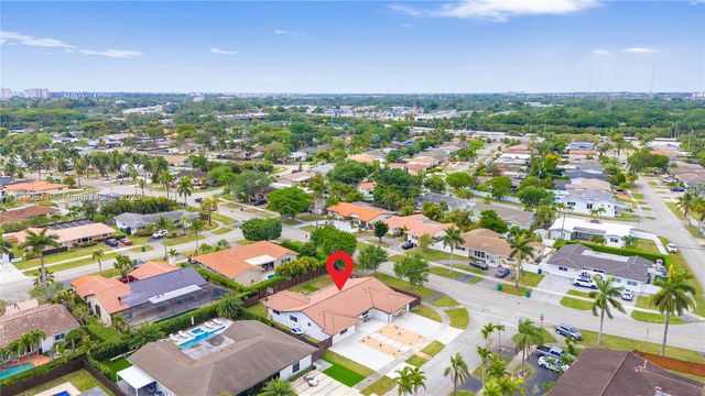 2010 NE 208th St, Miami, FL 33179