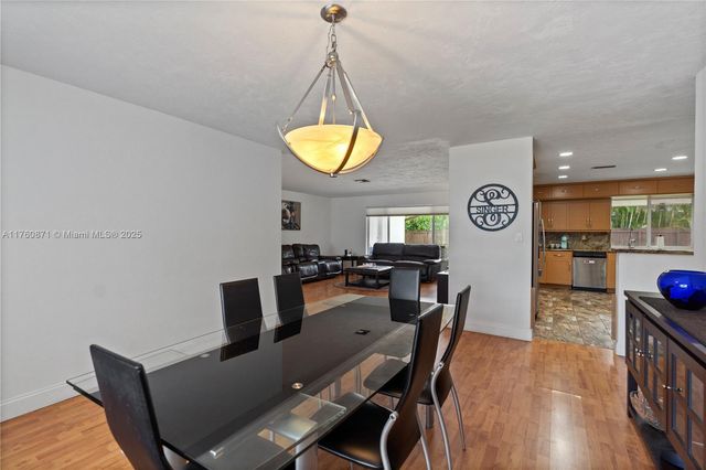 2010 NE 208th St, Miami, FL 33179