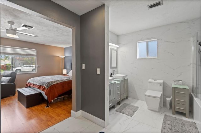 2010 NE 208th St, Miami, FL 33179