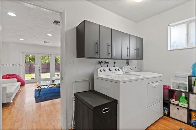 2010 NE 208th St, Miami, FL 33179