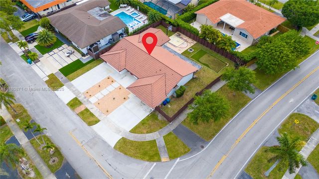 2010 NE 208th St, Miami, FL 33179