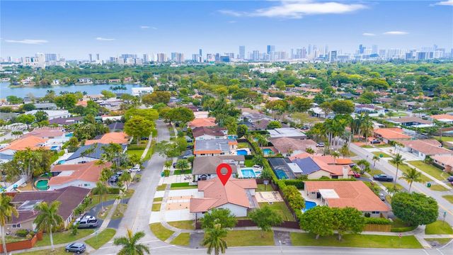 2010 NE 208th St, Miami, FL 33179