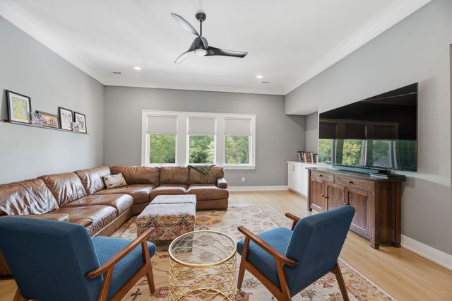 848 W Hillwood Dr, Nashville, TN 37205