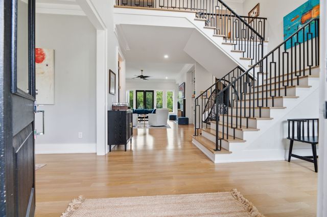 848 W Hillwood Dr, Nashville, TN 37205