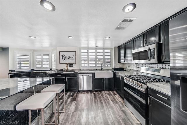 8765 Beluga Way, Las Vegas, NV 89117
