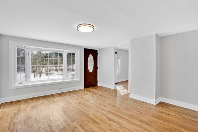 273 Dunhamtown Palmer Rd, Brimfield, MA 01010