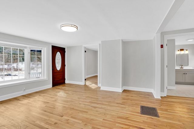 273 Dunhamtown Palmer Rd, Brimfield, MA 01010