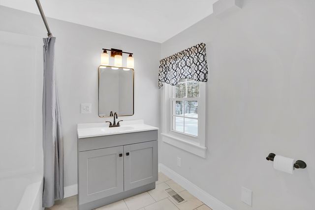 273 Dunhamtown Palmer Rd, Brimfield, MA 01010