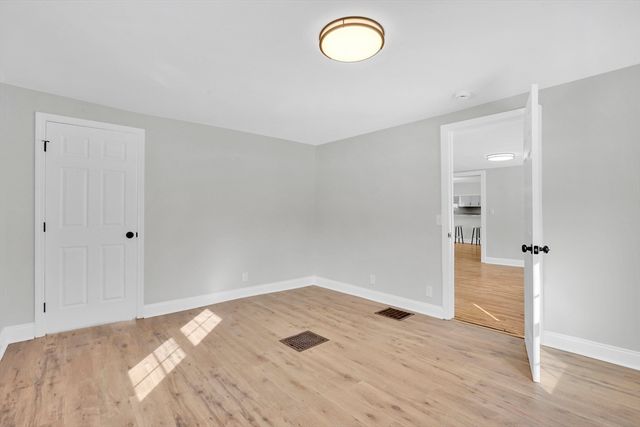 273 Dunhamtown Palmer Rd, Brimfield, MA 01010