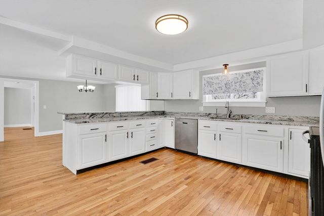 273 Dunhamtown Palmer Rd, Brimfield, MA 01010